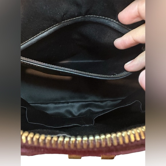 Yves Saint Laurent Muse Shoulder Bag - Picture 9 of 16